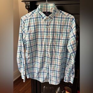 Vineyard  Vines plaid button down casual shirt